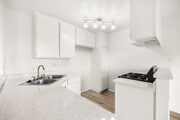 2BR, 2BA - 864 SF - Kitchen - Kirby Gardens Apartments
