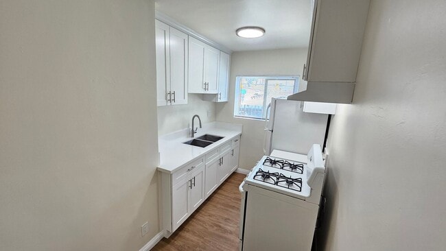 Photo - 1375 W 20th St Unit 1