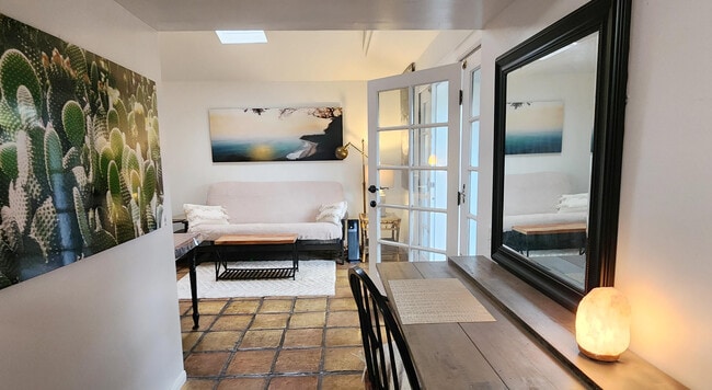 Building Photo - 682 Carlo Dr Unit ADU-Apartment