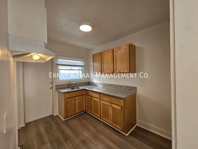 Photo - 1145 Linden Ave
