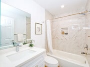 2 bed-2 bath Bathroom - 301 N Alvarado St