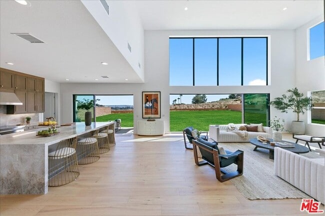 Building Photo - 22810 Seaqua Cir