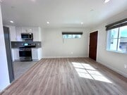 Photo - 216 N Cordova St