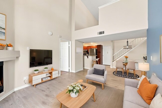 Building Photo - 2 Bedroom 2 Bathroom Plus Loft in Prime Woodland Hills Unit 312