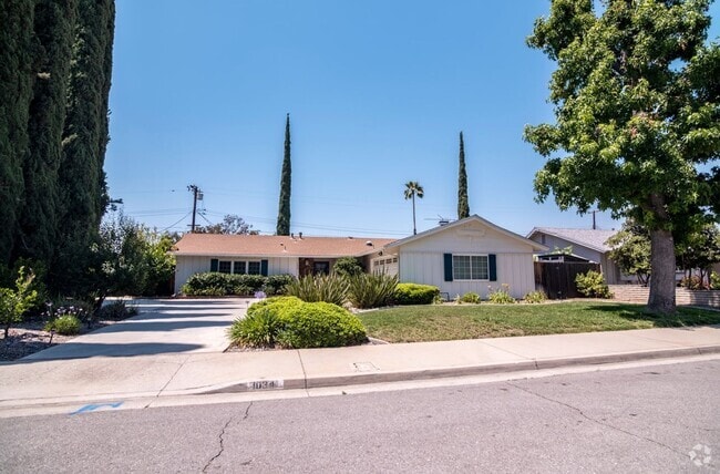 Building Photo - House for Rent in Redlands