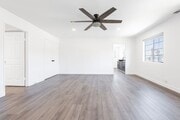 Photo - 640 E Banyan St