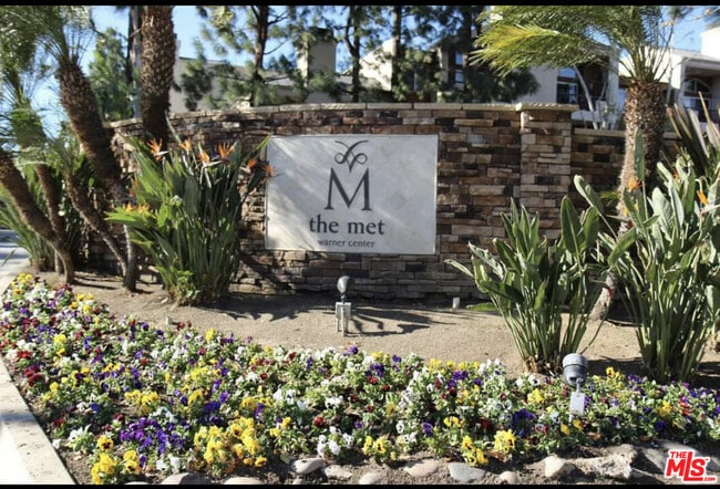 Building Photo - 5530 Owensmouth Ave Unit 223