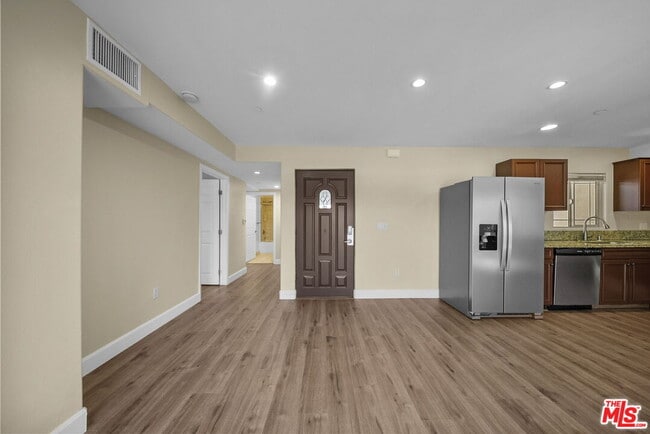 Photo - 5315 Bellingham Ave Unit 204