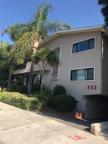 Building Photo - 852 S. Lucerne Blvd. Rental