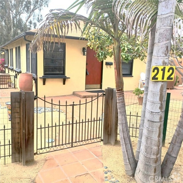 Building Photo - 212 S Calle Seville Rental