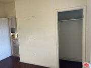 Photo - 1005 W 46th St Unit 4