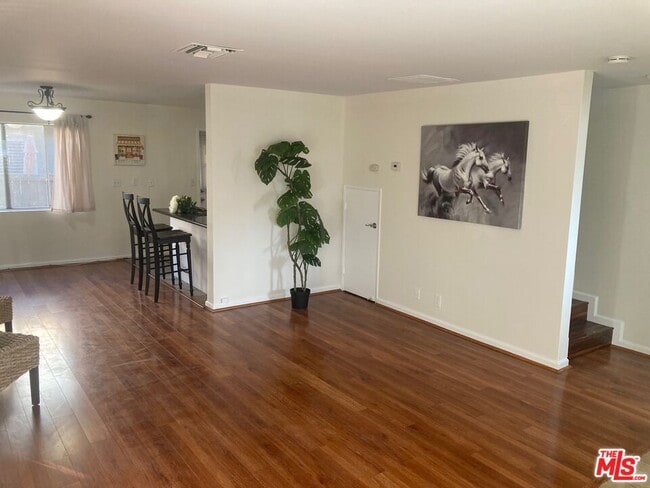 Photo - 20258 Cohasset St Unit 4