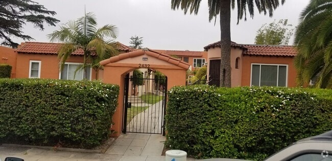 Building Photo - Cozy 1 BR Casitas in Golden Hill - Close t... Unit 2420 Rental