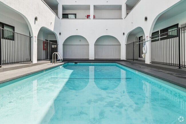 Pool - Woodman Apartments
