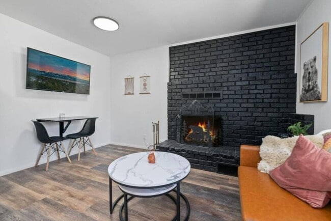 Photo - Cozy, Fully Furnished, One Bedroom One Bat... Unit 560 Edgemoor #2