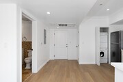 1BD, 1BA - 900SF - Entryway - 930 S Robertson Blvd Apartments