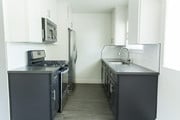 Full Kichen - 95 N. Michigan Ave. Apartments