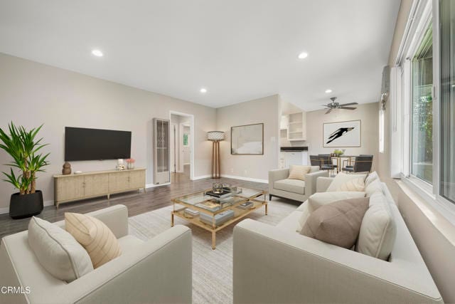 Building Photo - 590 N Los Robles Ave Unit 8