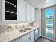 Photo - Beautiful 1B/1BA Upgraded Condo In La Joll... Unit 182