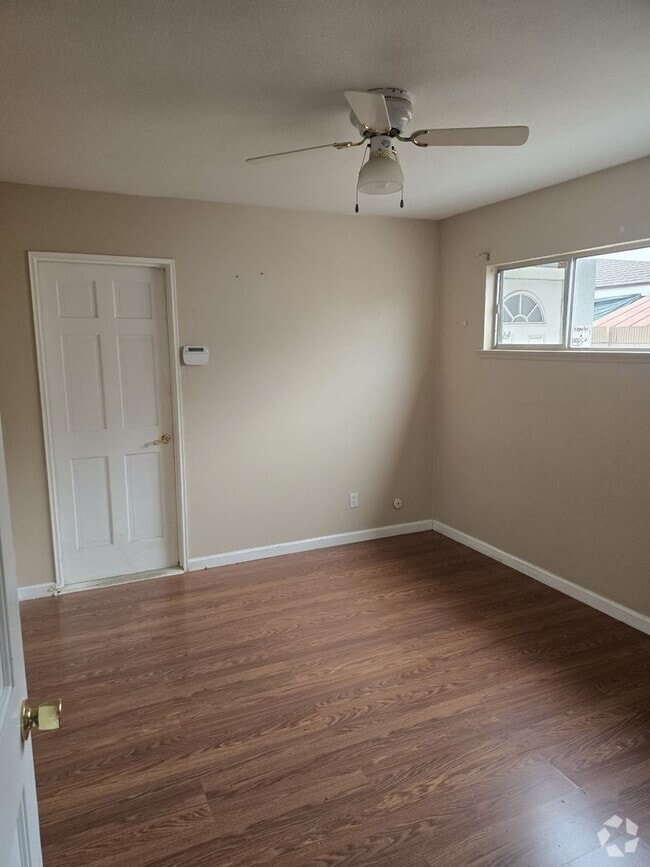 Building Photo - Beaufitul Single Family in Westminster for... Rental