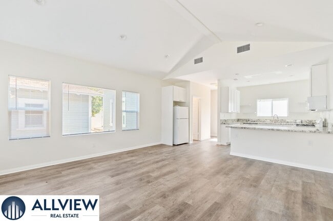 Building Photo - 629 S Lemon St Unit B