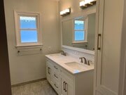 Bathroom - 3932 Walgrove Ave