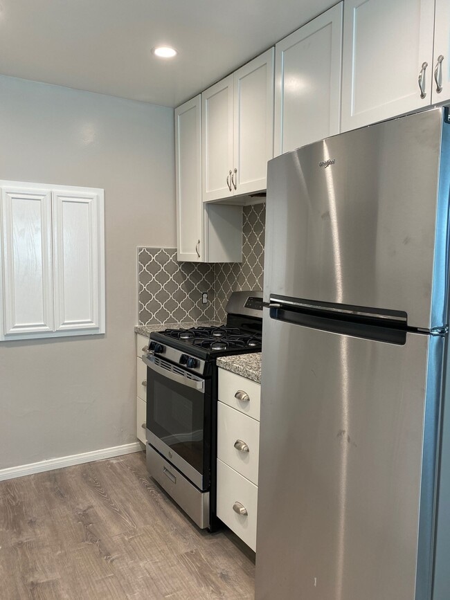 Photo - 3 bedroom / 2 bath upstairs unit in the heart of Hillcrest! Unit 8