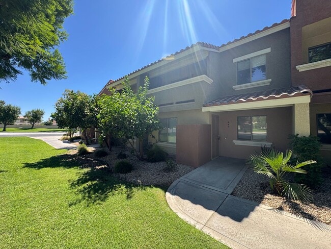 Photo - Beautiful Palm Desert Gem!