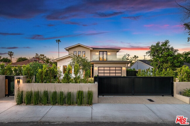 Photo - 12427 Cumpston St