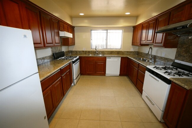 Photo - 4808 63rd St