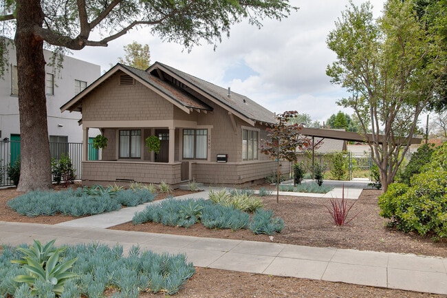 Building Photo - This Could be Home - Remodeled Craftsman Style House Unit 1990