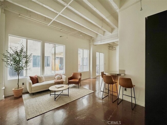 Building Photo - 312 W 5th St Unit 521