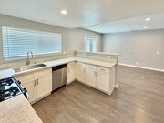 Photo - 1017 W Casmalia St