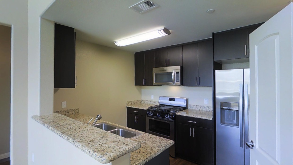 3D Tour - RiverEdge Terrace* Townhomes