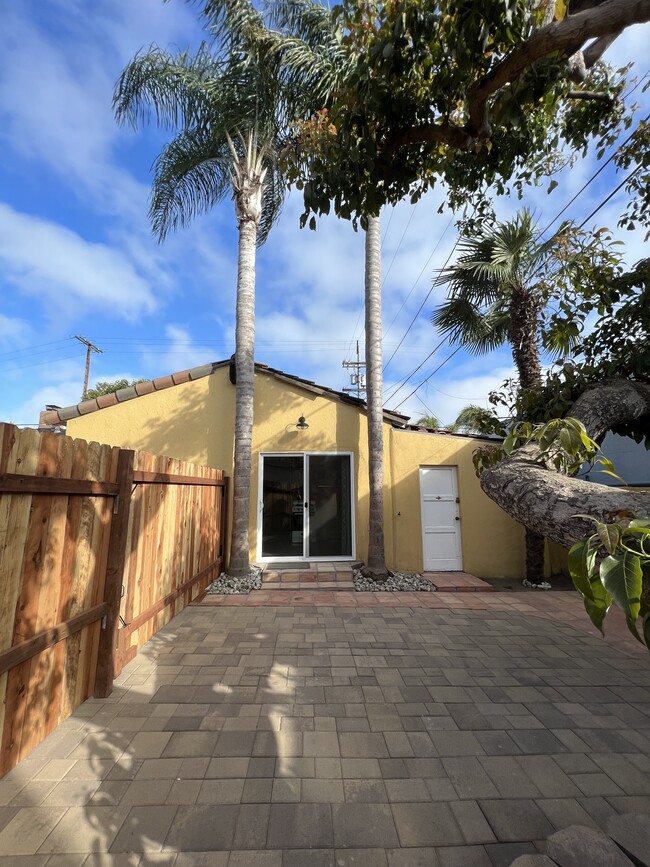 Building Photo - 8049 Campion Dr