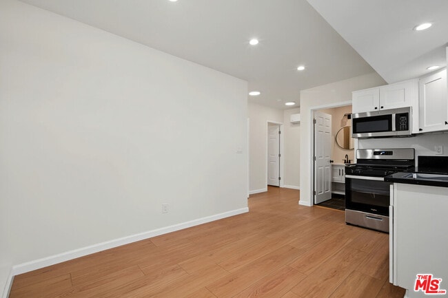 Photo - 11510 Fenton Ave