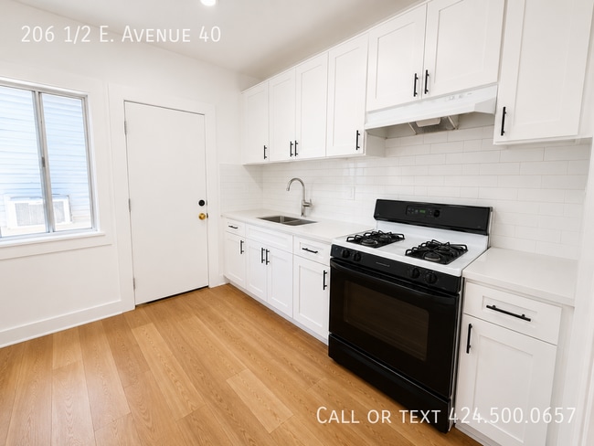 Photo - 206 1/2 E. Avenue 40-