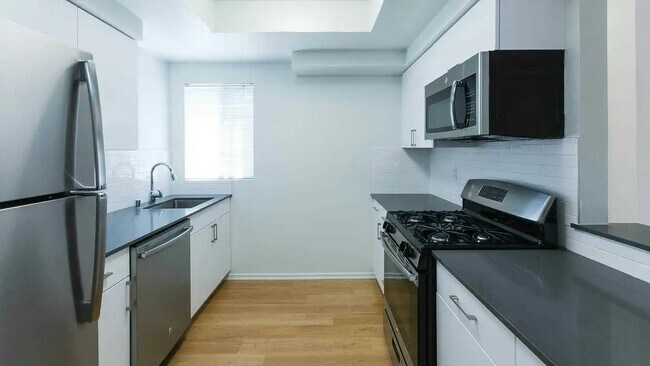 Photo - 23516 Magic Mountain Pkwy Unit 84