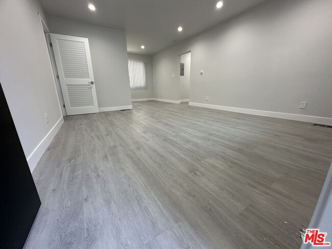 Building Photo - 1145 S Holt Ave Unit 5 Rental