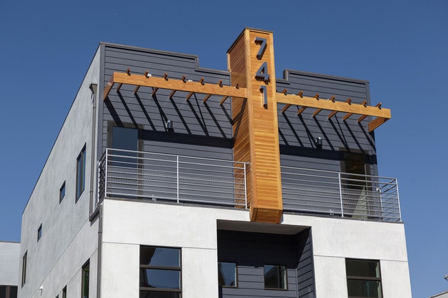 Front Yard Balconies - 741 Wilcox Ave