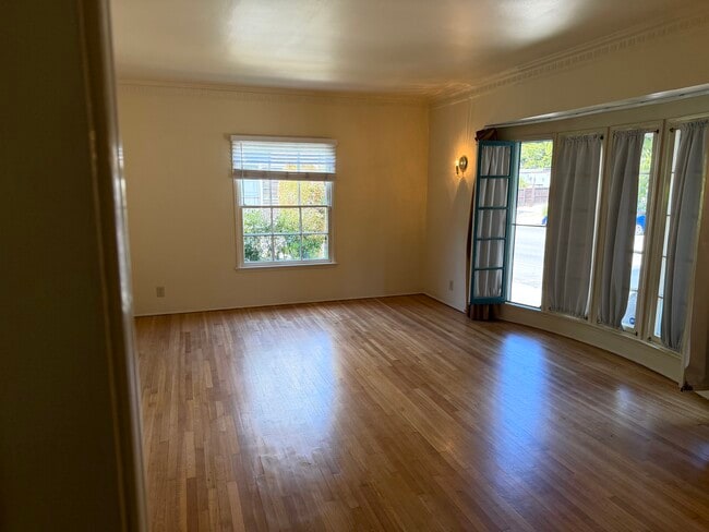 Photo - 5408 1/2 Franklin Ave Unit Franklin 1bd