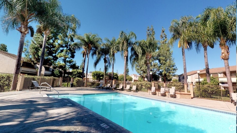 3D Tour - Tamarack Gardens Apartments