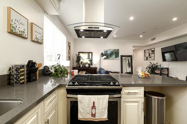 Photo - 953 Normandie Ave Unit 204