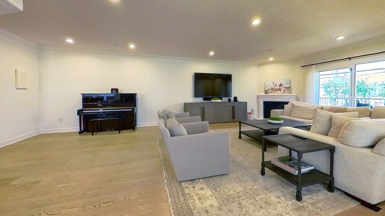 3D Tour - 11908 Darlington Ave Unit 203