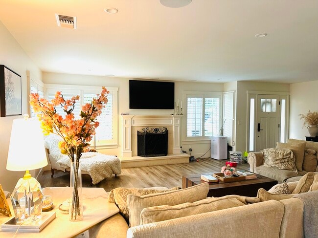 Photo - 32 Dobkin Pl