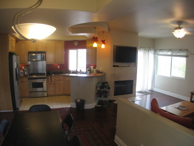 Photo - 5938 Riley St