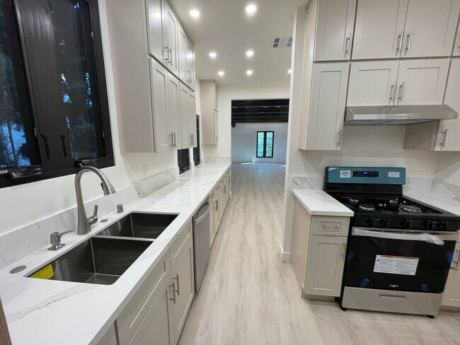 Photo - 163 N Arnaz Dr Unit 4