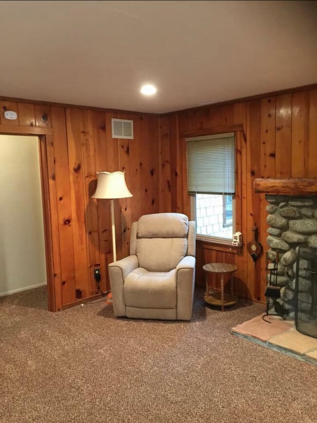 Photo - 53570 Tollgate Rd