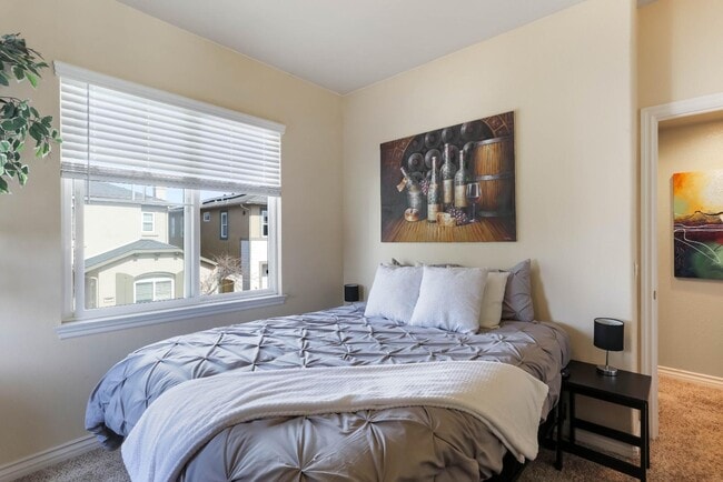 Photo - 3170 Levante St