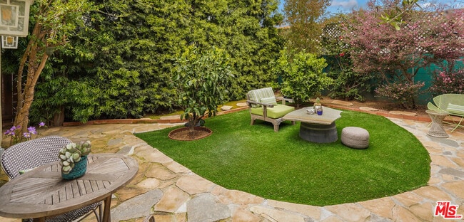 Building Photo - 777 El Medio Ave